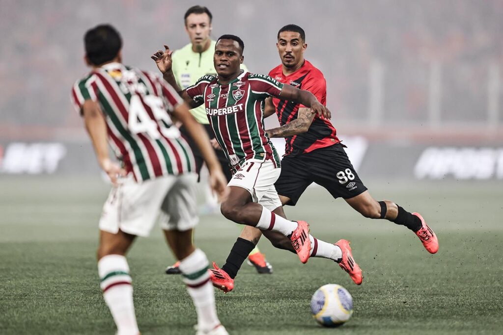Fluminense arranca empate suado com Athletico-PR e segue ameaçado pelo rebaixamento fluminense-arranca-empate-suado-com-athletico-pr-e-segue-ameacado-pelo-rebaixamento