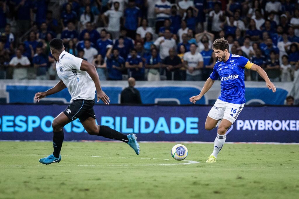 Cruzeiro é vaiado após empate com o Grêmio no Mineirão cruzeiro-e-vaiado-apos-empate-com-o-gremio-no-mineirao