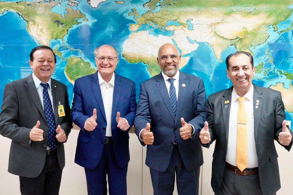 Kajuru promove encontro entre Rogério Cruz e Alckmin em busca de repasses para saúde kajuru-promove-encontro-entre-rogerio-cruz-e-alckmin-em-busca-de-repasses-para-saude