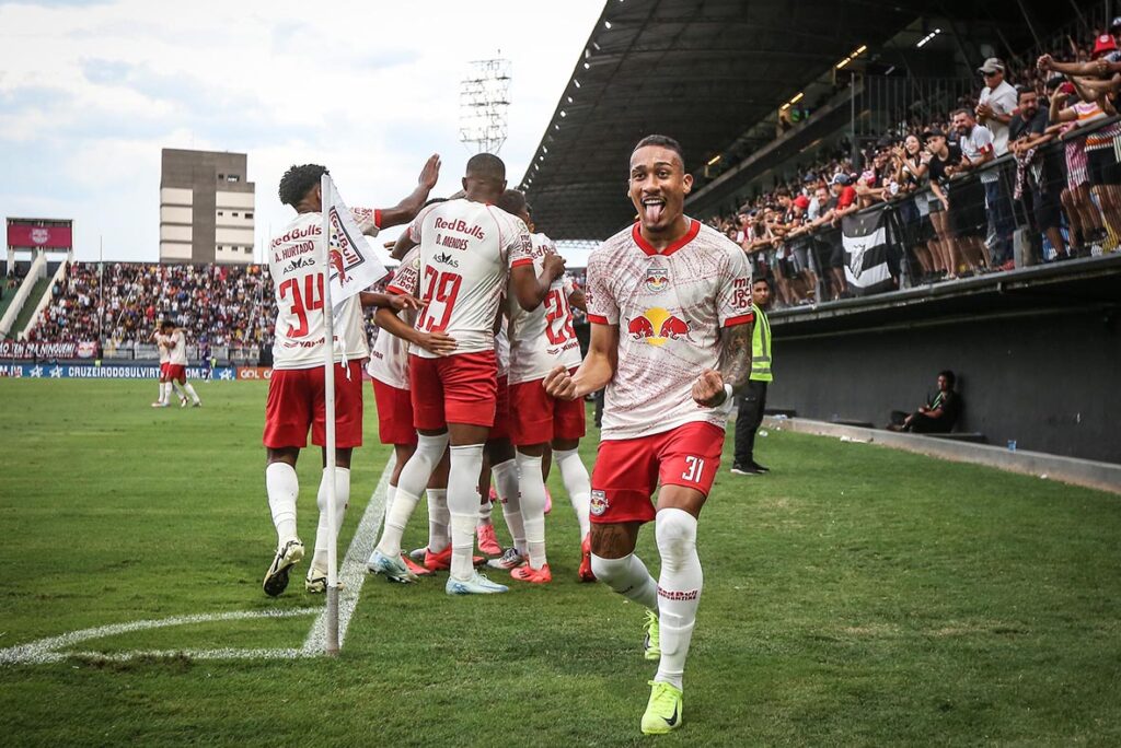 RB Bragantino garante permanência na Série A com goleada sobre o Criciúma rb-bragantino-garante-permanencia-na-serie-a-com-goleada-sobre-o-criciuma
