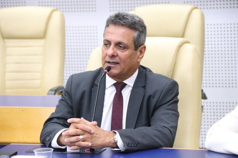 denicio-trindade-defende-criacao-da-taxa-de-lixo-e-justifica-necessidade-da-medida