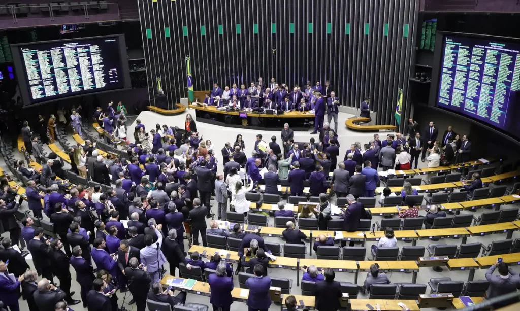 Aprovadas pelo Senado, concessões da reforma tributária farão Brasil ter maior alíquota do mundo aprovadas-pelo-senado,-concessoes-da-reforma-tributaria-farao-brasil-ter-maior-aliquota-do-mundo