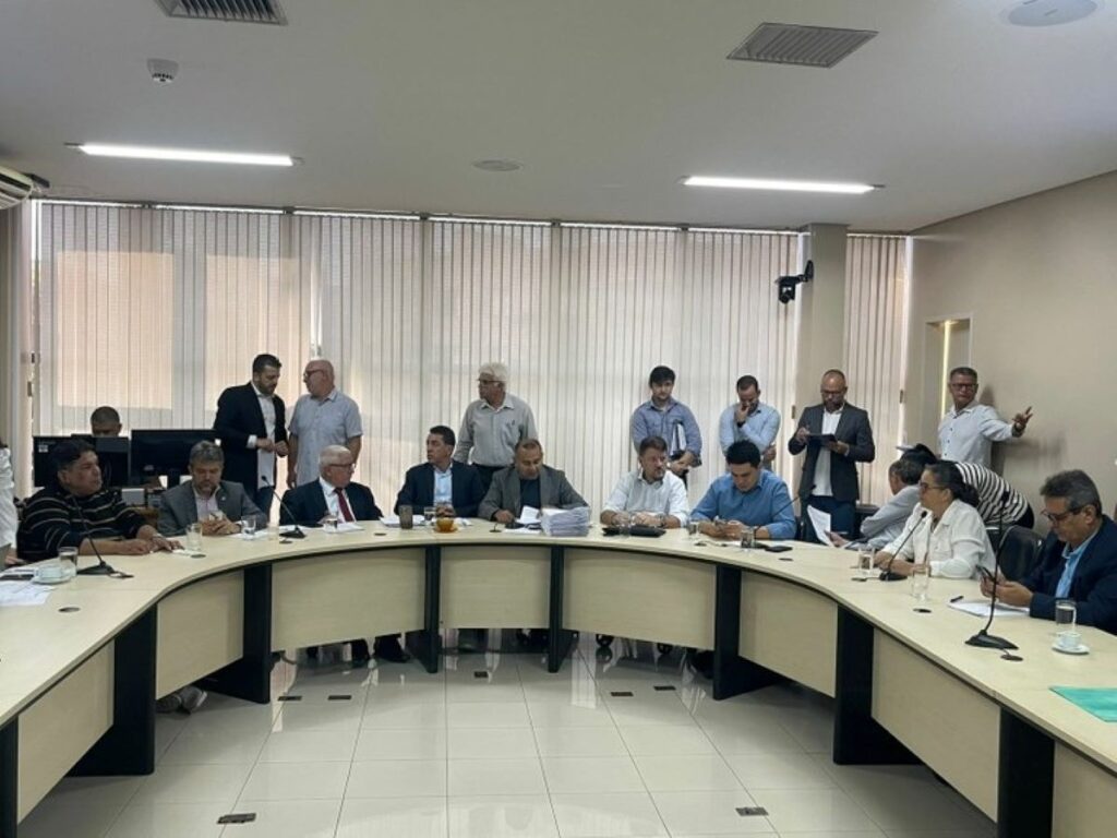 Comissão Mista da Câmara aprova Orçamento de 2025 com liberdade para Mabel remanejar 50% comissao-mista-da-camara-aprova-orcamento-de-2025-com-liberdade-para-mabel-remanejar-50%