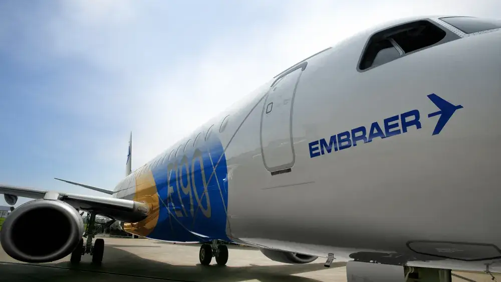 queda-de-aviao-no-cazaquistao-deixa-mortos-e-feridos