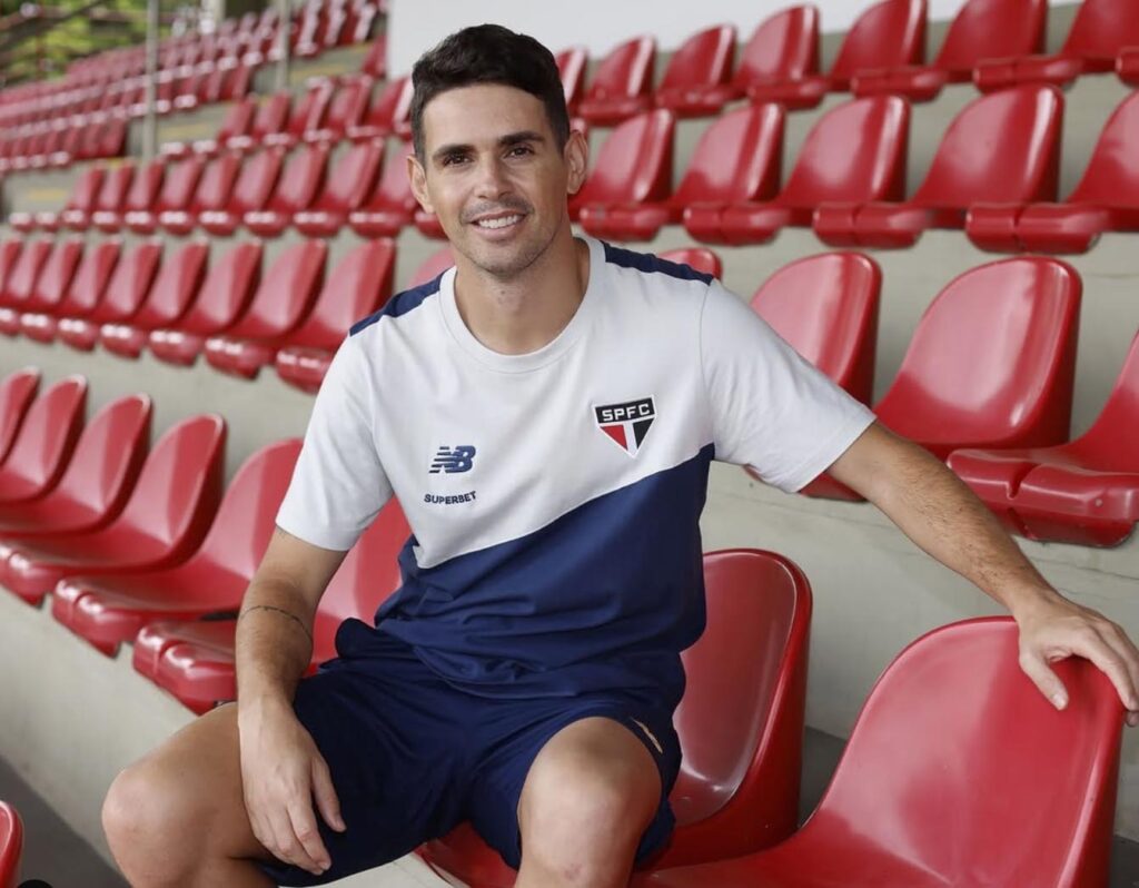 São Paulo anuncia retorno de Oscar após 14 anos: contrato até 2027 sao-paulo-anuncia-retorno-de-oscar-apos-14-anos:-contrato-ate-2027
