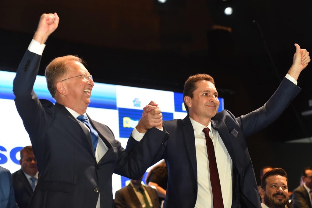 Leandro Vilela, vice-prefeito e vereadores tomam posse em Aparecida de Goiânia leandro-vilela,-vice-prefeito-e-vereadores-tomam-posse-em-aparecida-de-goiania