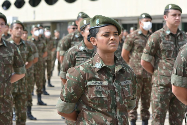 Mais de 7 mil mulheres já se alistaram para o serviço militar voluntário mais-de-7-mil-mulheres-ja-se-alistaram-para-o-servico-militar-voluntario
