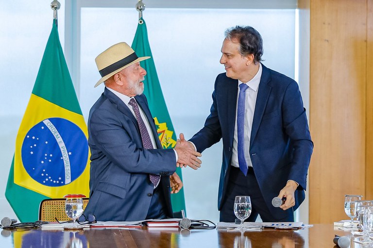 lula-sanciona-lei-que-restringe-uso-de-celulares-nas-escolas