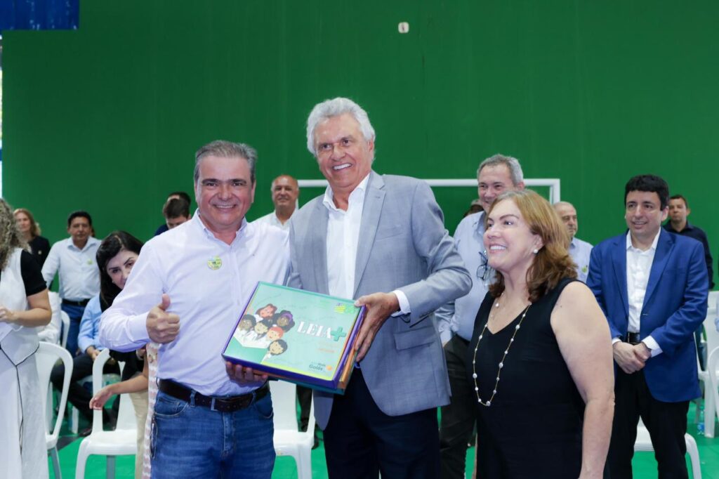 Governo de Goiás inicia entrega kits literários e escolares governo-de-goias-inicia-entrega-kits-literarios-e-escolares