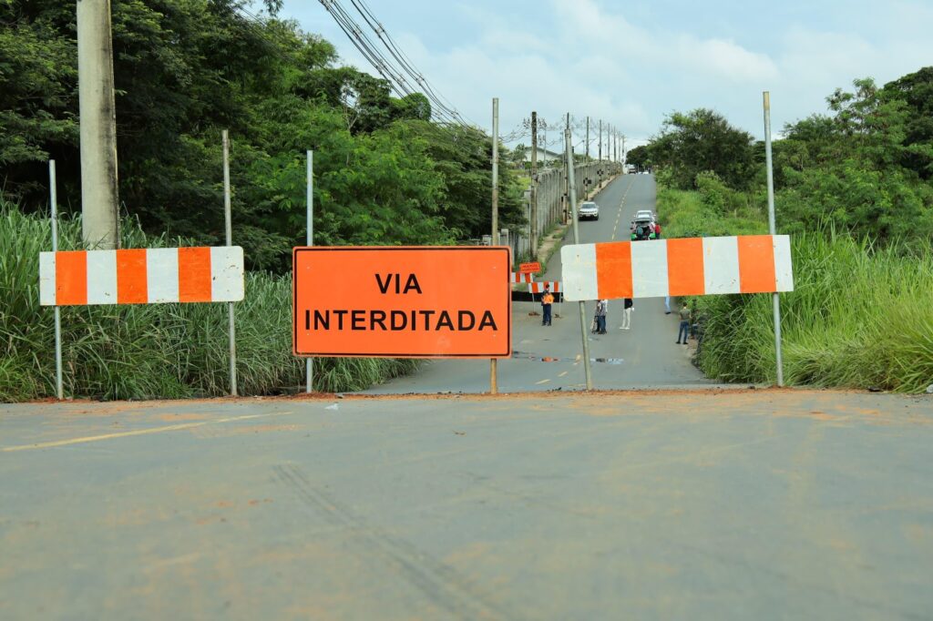 Prefeitura de Aparecida inicia obra emergencial em ponte com risco de queda prefeitura-de-aparecida-inicia-obra-emergencial-em-ponte-com-risco-de-queda