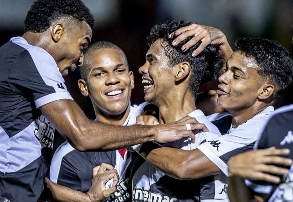 Vasco avança às quartas de final da Copinha com vitória emocionante vasco-avanca-as-quartas-de-final-da-copinha-com-vitoria-emocionante