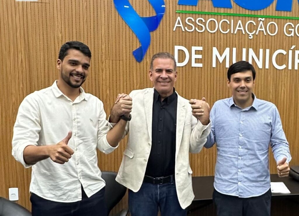 Prefeito de Hidrolândia é eleito presidente da AGM e nega acordo para não disputar em 2026 prefeito-de-hidrolandia-e-eleito-presidente-da-agm-e-nega-acordo-para-nao-disputar-em-2026
