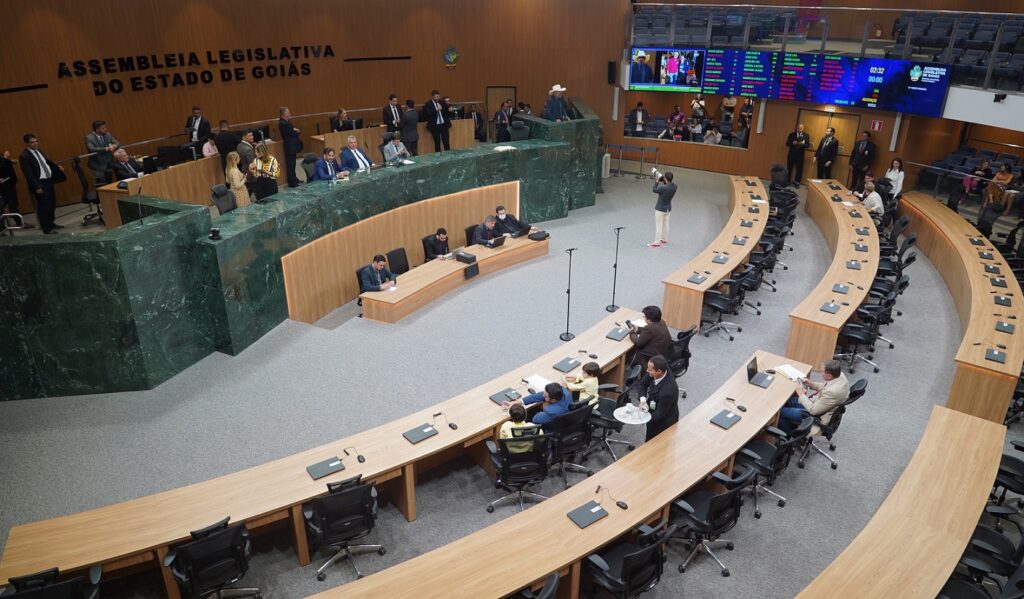alego-realiza-sessoes-extras-para-votar-orcamento-do-estado