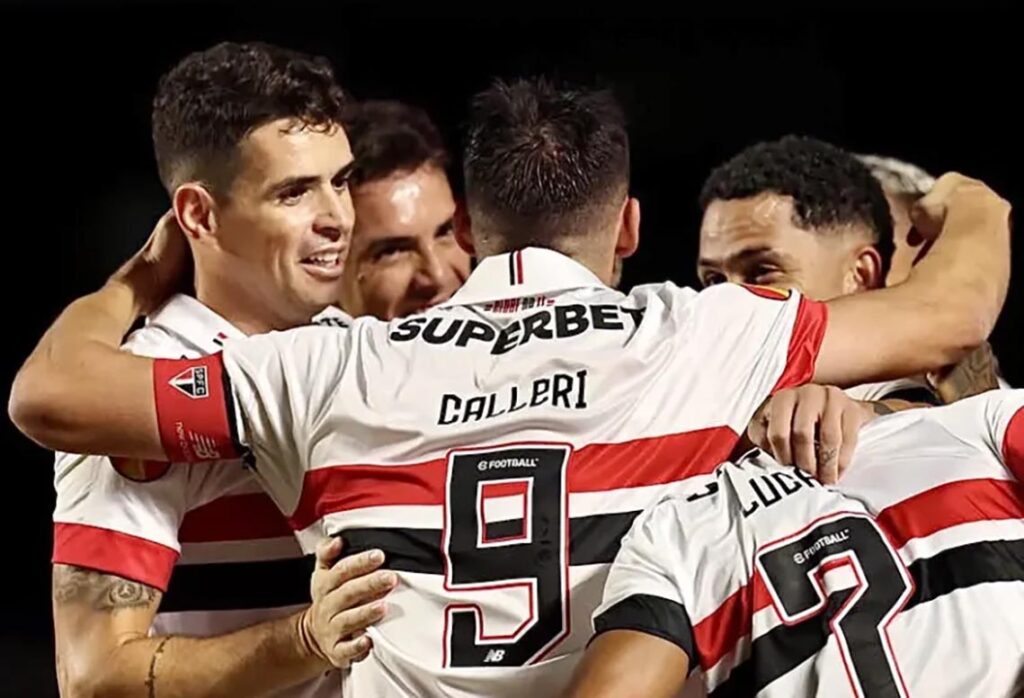 São Paulo vence o Guarani em casa com gol relâmpago de Luciano sao-paulo-vence-o-guarani-em-casa-com-gol-relampago-de-luciano