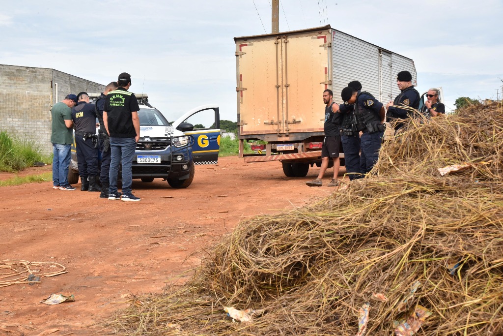 Aparecida de Goiânia intensifica combate ao descarte irregular de lixo e entulho aparecida-de-goiania-intensifica-combate-ao-descarte-irregular-de-lixo-e-entulho