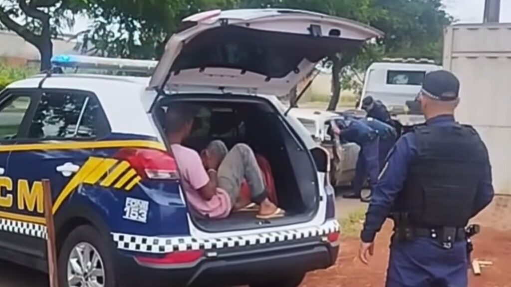 Homem é detido após descartar lixo de forma irregular em Goiânia homem-e-detido-apos-descartar-lixo-de-forma-irregular-em-goiania