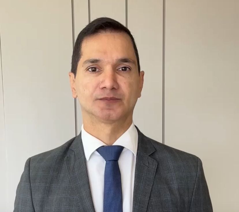 Advogado de Professor Alcides defende uso de IA em vídeos íntimos com garoto advogado-de-professor-alcides-defende-uso-de-ia-em-videos-intimos-com-garoto