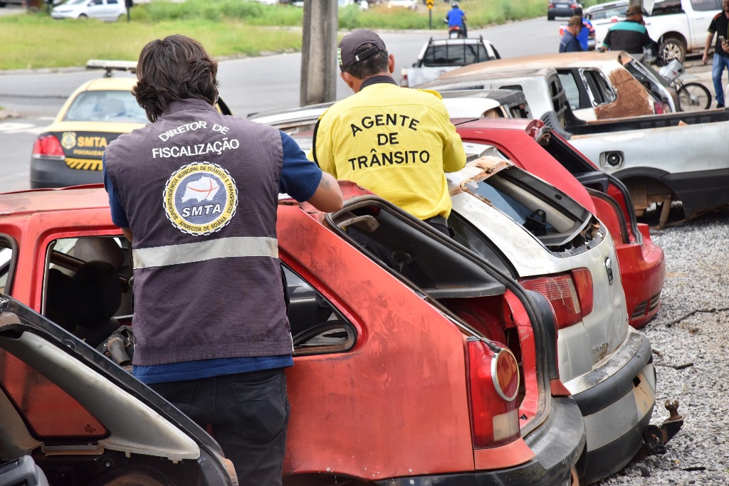 Prefeitura de Aparecida inicia operação para remover veículos abandonados das ruas prefeitura-de-aparecida-inicia-operacao-para-remover-veiculos-abandonados-das-ruas