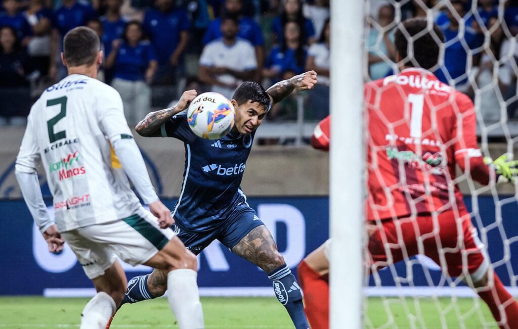 dudu-e-gabigol-marcam-e-cruzeiro-vence-o-uberlandia-no-mineirao