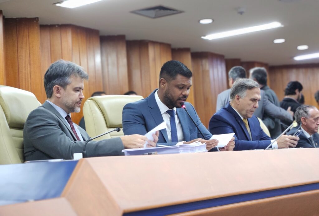 Câmara de Goiânia abre ano legislativo com presença de Sandro Mabel camara-de-goiania-abre-ano-legislativo-com-presenca-de-sandro-mabel