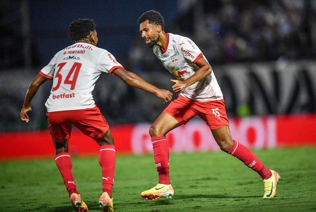 São Paulo perde para o Bragantino e vê Corinthians disparar no Paulistão sao-paulo-perde-para-o-bragantino-e-ve-corinthians-disparar-no-paulistao