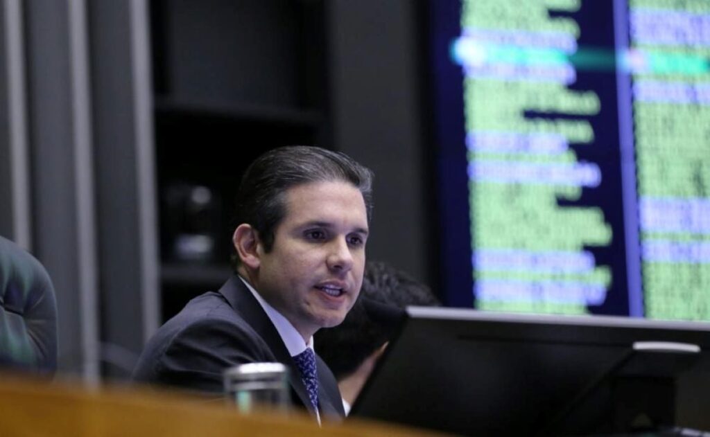 Hugo Motta busca apagar fogo no STF após dizer que atos do 8/1 não foram tentativa de golpe hugo-motta-busca-apagar-fogo-no-stf-apos-dizer-que-atos-do-8/1-nao-foram-tentativa-de-golpe
