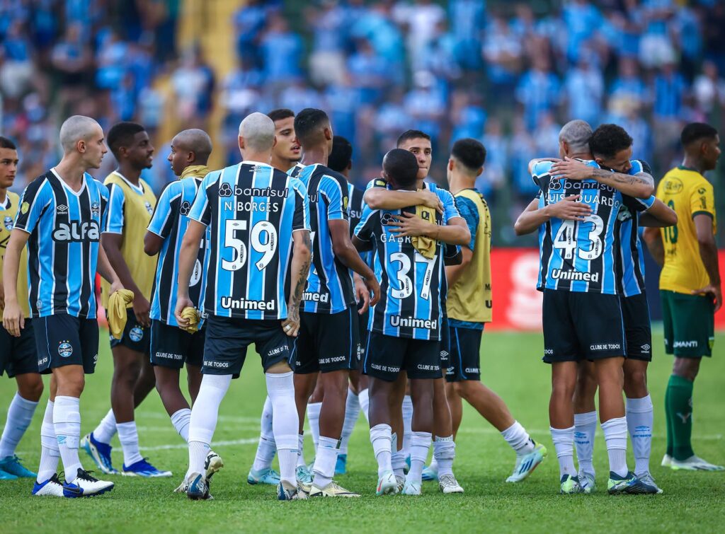 Grêmio vence Ypiranga mesmo com um a menos e garante segunda melhor campanha no Gauchão gremio-vence-ypiranga-mesmo-com-um-a-menos-e-garante-segunda-melhor-campanha-no-gauchao