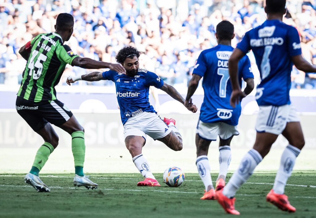 cruzeiro-e-america-mg-empatam-em-classico-equilibrado-na-semifinal-do-mineiro