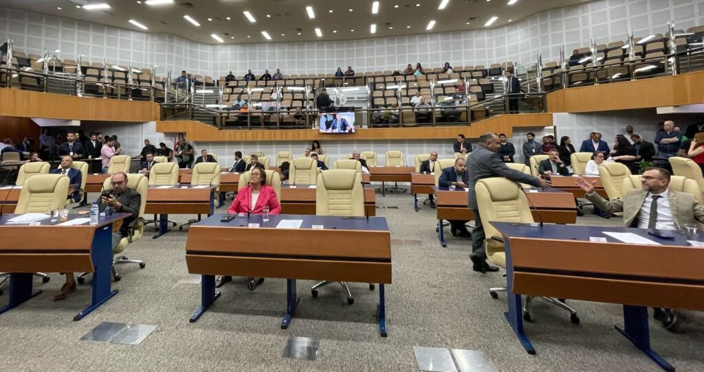 Câmara de Goiânia aprova criação de 41 cargos comissionados camara-de-goiania-aprova-criacao-de-41-cargos-comissionados