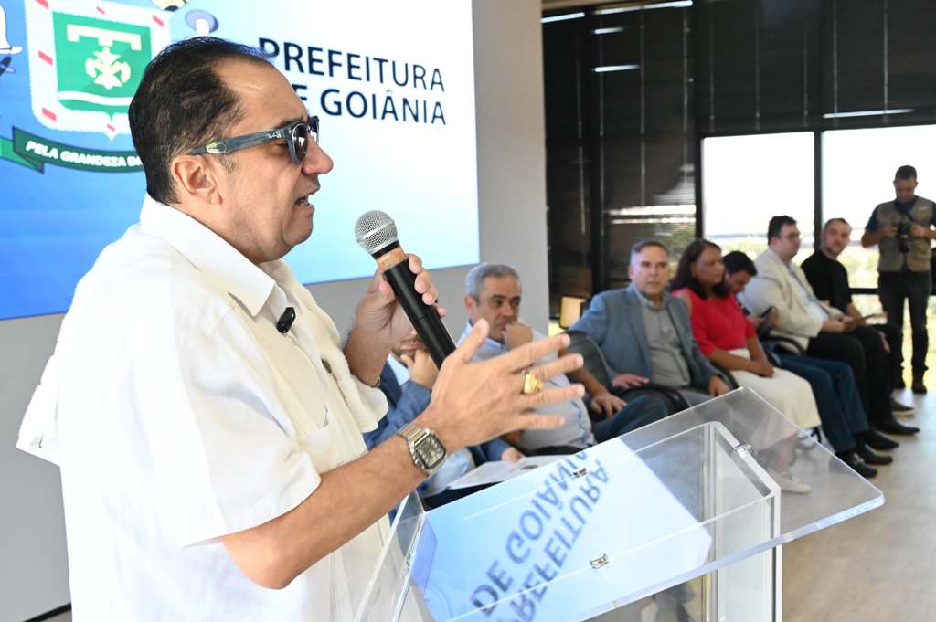 Kajuru crítica pesquisas encomendadas e não descarta reeleição ao Senado kajuru-critica-pesquisas-encomendadas-e-nao-descarta-reeleicao-ao-senado