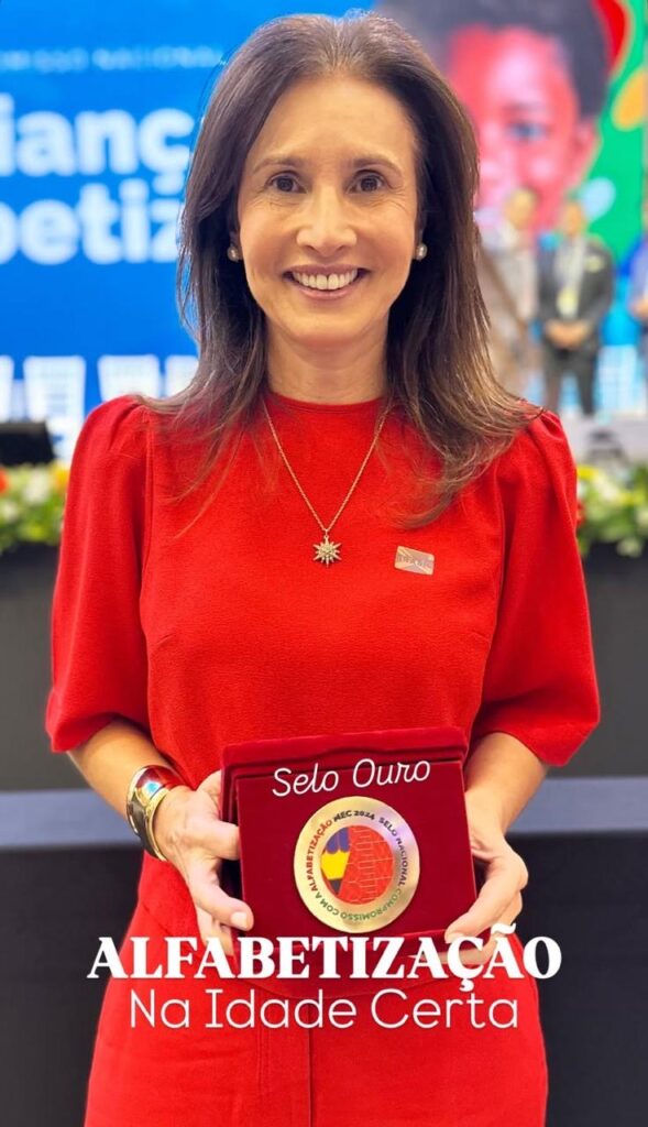 PORANGATU RECEBE SELO OURO DE ALFABETIZAÇÃO NA IDADE CERTA EM CERIMÔNIA REALIZADA EM BRASÍLIA