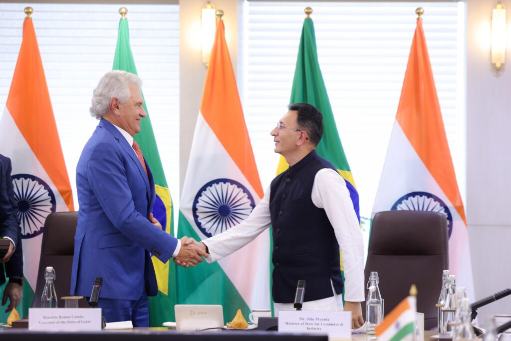 Caiado Inicia Missão Índia com Encontro Estratégico Sobre Tecnologia, Inovação e Energias Renováveis