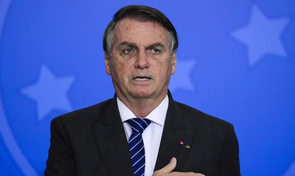 Bolsonaro recebeu mais de R$ 1 milhão em 2024 com aposentadorias e ‘mesada’ do PL bolsonaro-recebeu-mais-de-r$-1-milhao-em-2024-com-aposentadorias-e-‘mesada’-do-pl