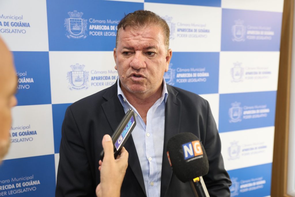 Gilsão promete instalar comissões da Câmara de Aparecida até próxima sessão gilsao-promete-instalar-comissoes-da-camara-de-aparecida-ate-proxima-sessao