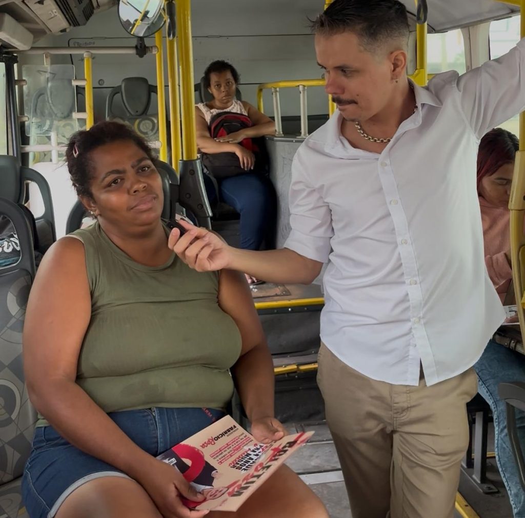 Vereador anda de ônibus em Goiânia para ouvir reclamações de usuários vereador-anda-de-onibus-em-goiania-para-ouvir-reclamacoes-de-usuarios