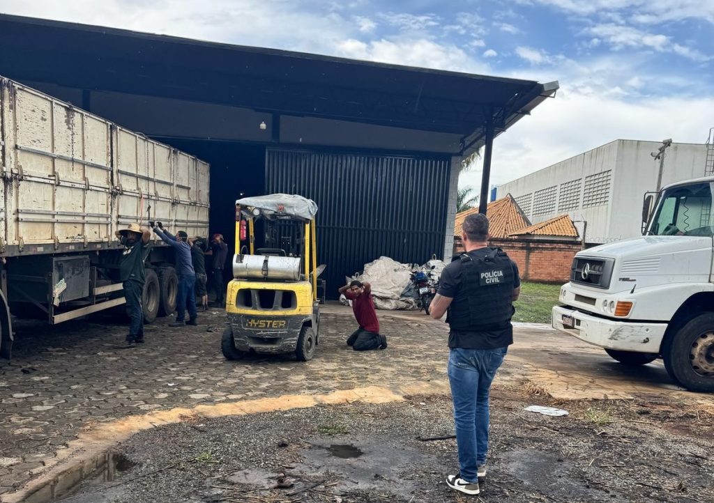 Polícia apreende em Goiânia 30 toneladas de fios de cobre furtados policia-apreende-em-goiania-30-toneladas-de-fios-de-cobre-furtados