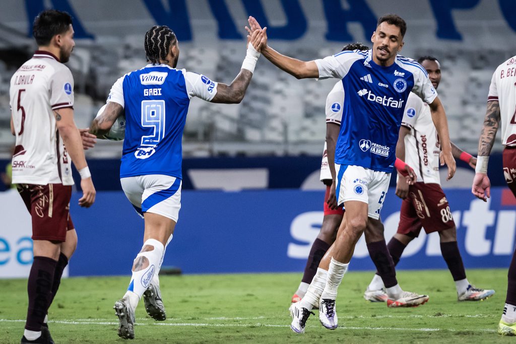 Gabigol marca, mas Cruzeiro perde no Mineirão e amarga lanterna do Grupo E gabigol-marca,-mas-cruzeiro-perde-no-mineirao-e-amarga-lanterna-do-grupo-e