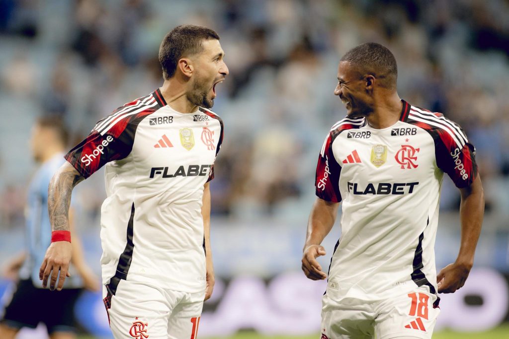 Flamengo assume a liderança do Brasileirão com vitória sobre o Grêmio em Porto Alegre flamengo-assume-a-lideranca-do-brasileirao-com-vitoria-sobre-o-gremio-em-porto-alegre