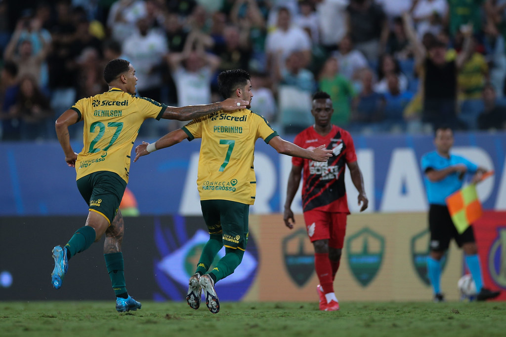 Cuiabá bate Athletico-PR em casa e conquista a liderança da Série B cuiaba-bate-athletico-pr-em-casa-e-conquista-a-lideranca-da-serie-b
