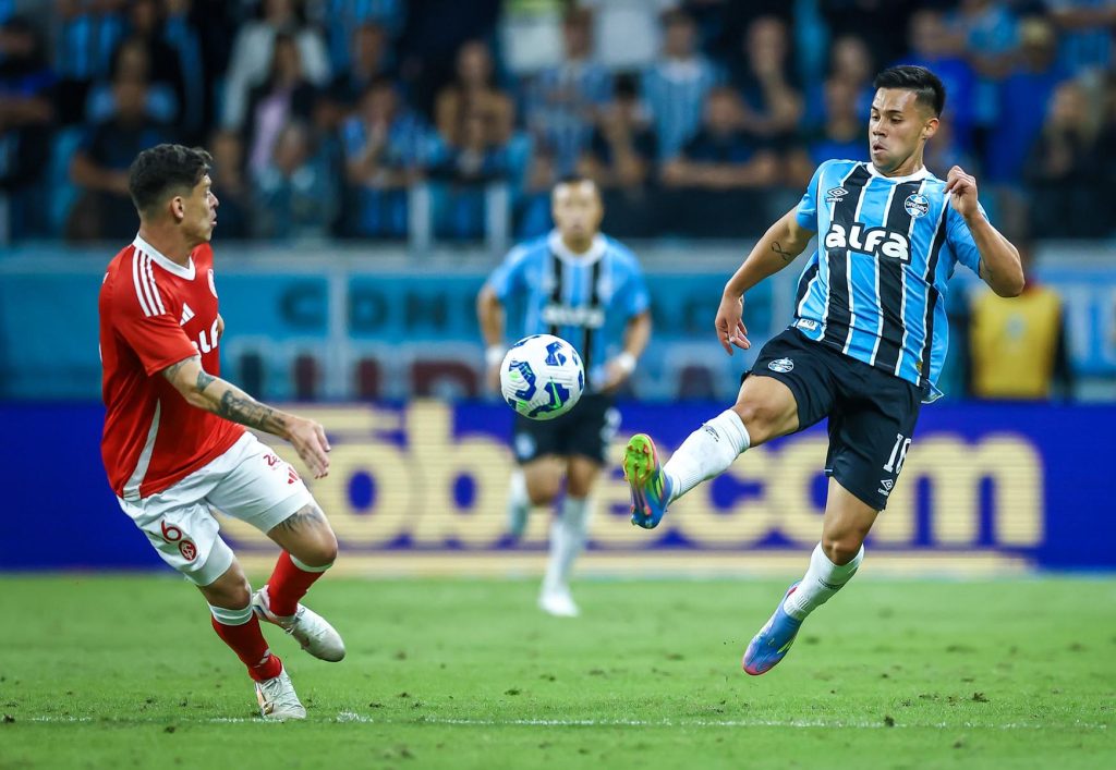 Grêmio e Internacional ficam no empate pelo Campeonato Brasileiro gremio-e-internacional-ficam-no-empate-pelo-campeonato-brasileiro