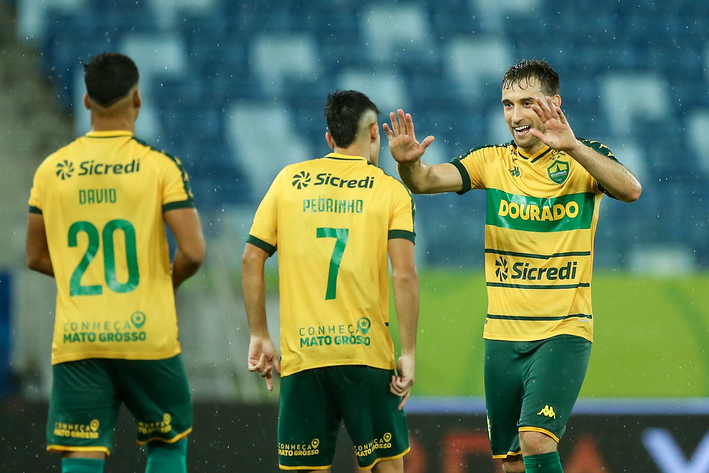 cuiaba-vence-e-esta-na-segunda-colocacao-da-serie-b-do-brasileiro