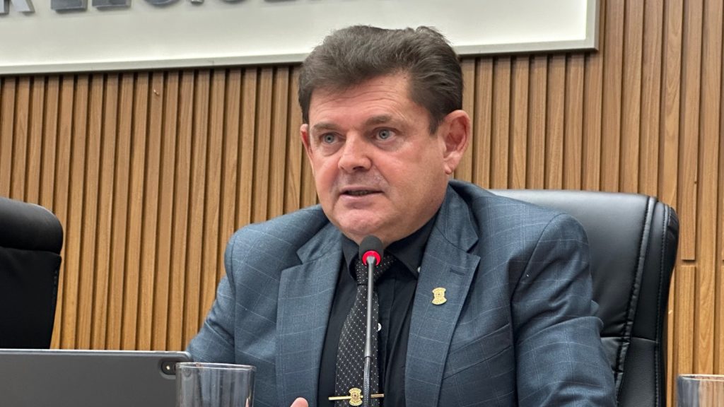 Mobilidade em Foco: Vereador Edmilson Andrade solicita recapeamento da Rua 15 e reforça compromisso com infraestrutura urbana