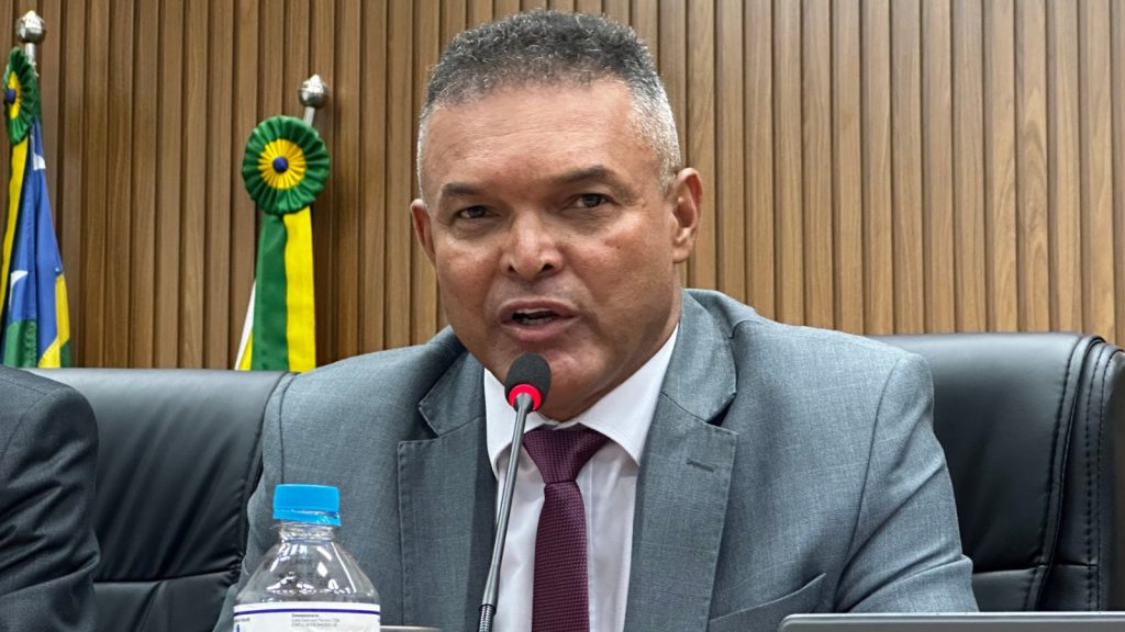 Vereador Emivaldo do Santana Reforça Pedido de Recapeamento em Diversos Bairros de Porangatu para Garantir Segurança e Acessibilidade