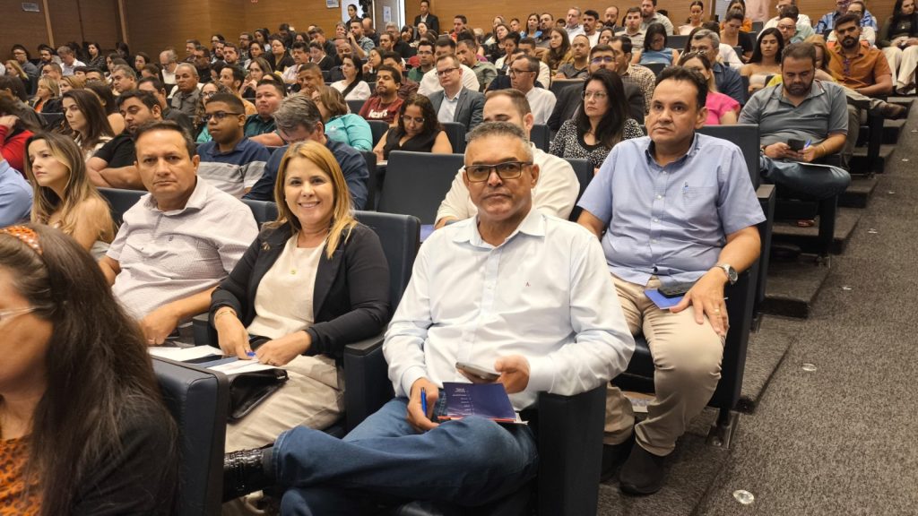 Vereadores de Porangatu participam de encontro técnico em Goiânia sobre reforma tributária e planejamento municipal