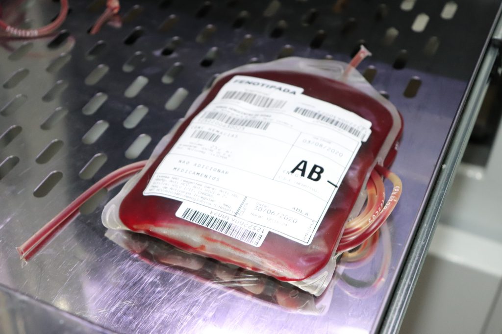 Com déficit de 20% no estoque de sangue, Hemocentro de Goiás convoca voluntários para doação