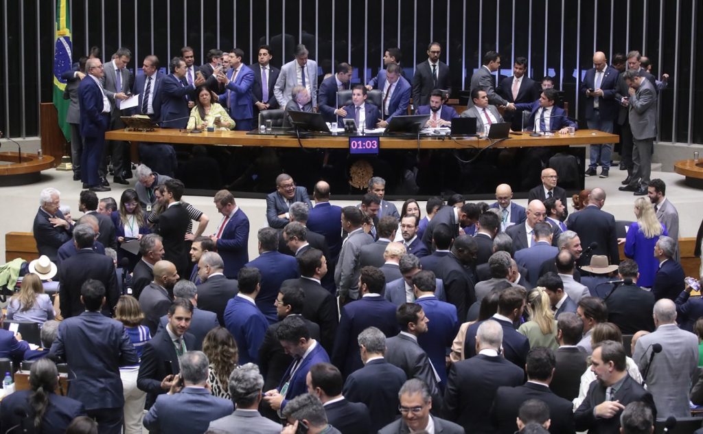 Projeto aprovado na Câmara garante mais 1 deputado federal para Goiás projeto-aprovado-na-camara-garante-mais-1-deputado-federal-para-goias
