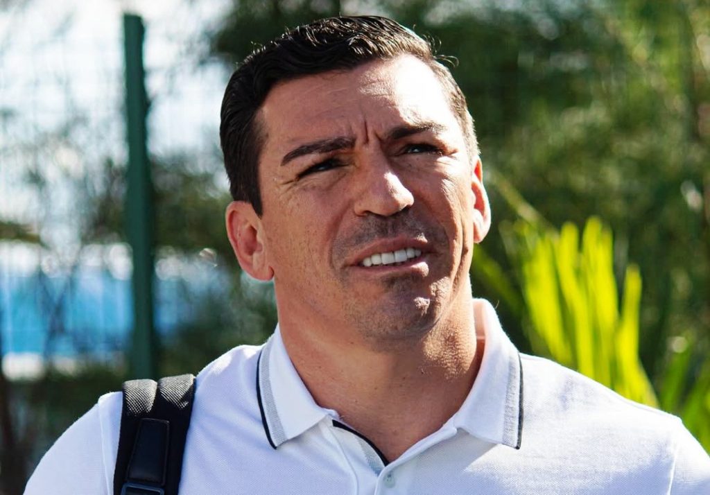 Ex-zagueiro Lúcio sofre queimaduras em acidente doméstico ex-zagueiro-lucio-sofre-queimaduras-em-acidente-domestico