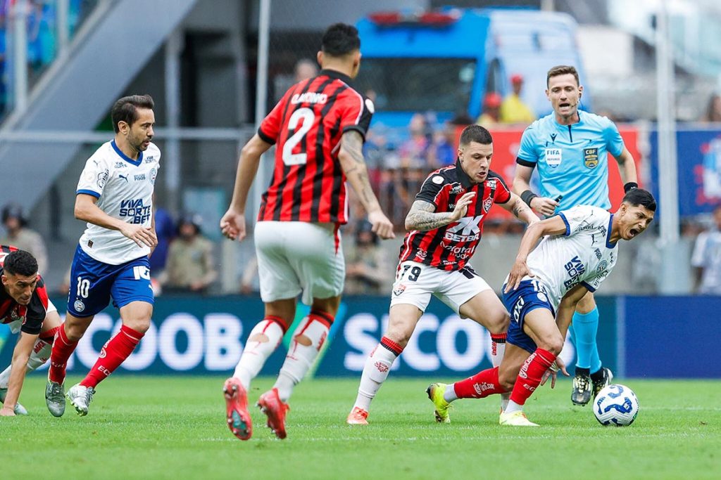 Mesmo com um a menos, Bahia vence Vitória em Ba-Vi eletrizante mesmo-com-um-a-menos,-bahia-vence-vitoria-em-ba-vi-eletrizante