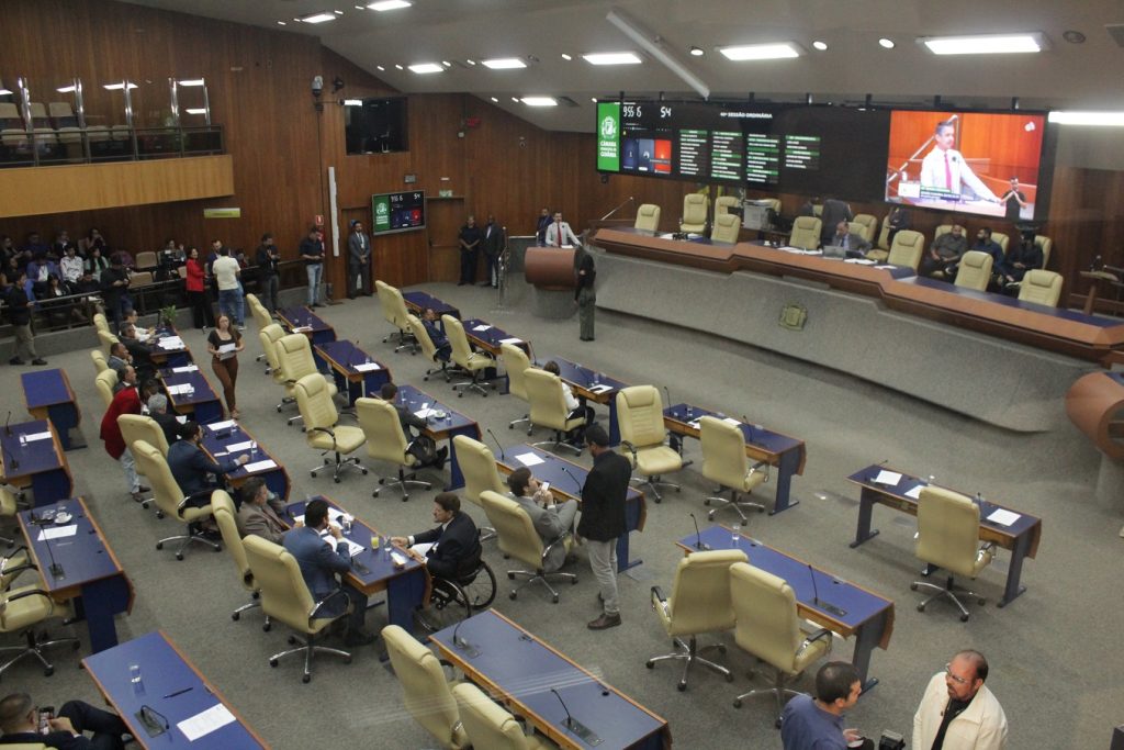 Oposição questiona prorrogação de calamidade financeira em Goiânia oposicao-questiona-prorrogacao-de-calamidade-financeira-em-goiania