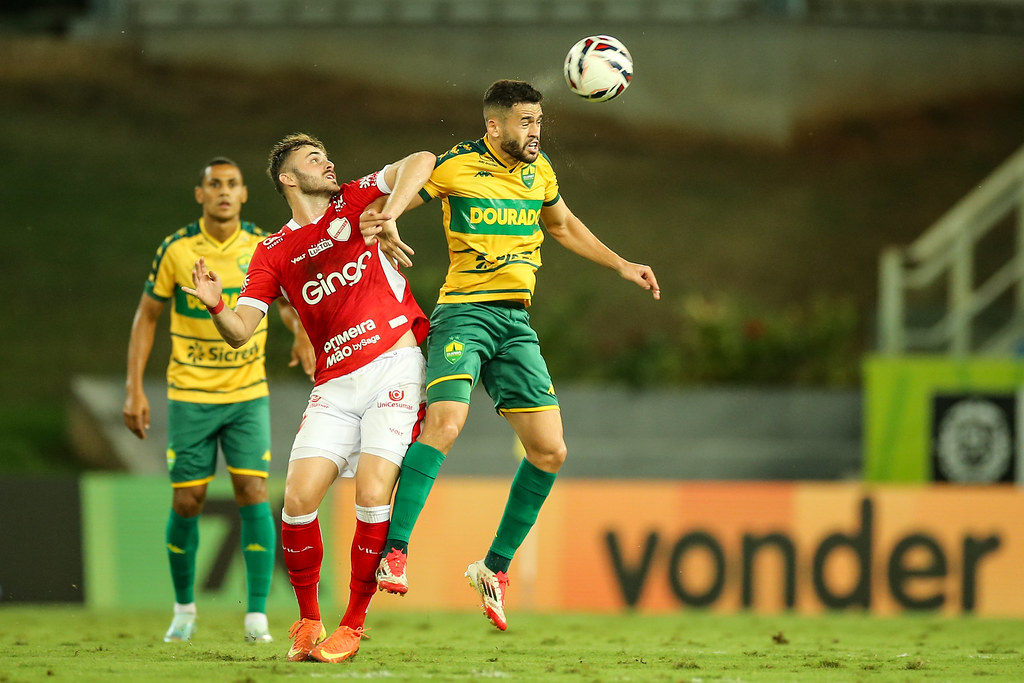 Cuiabá vence Vila Nova por 1 a 0 e cola no G4 da Série B cuiaba-vence-vila-nova-por-1-a-0-e-cola-no-g4-da-serie-b